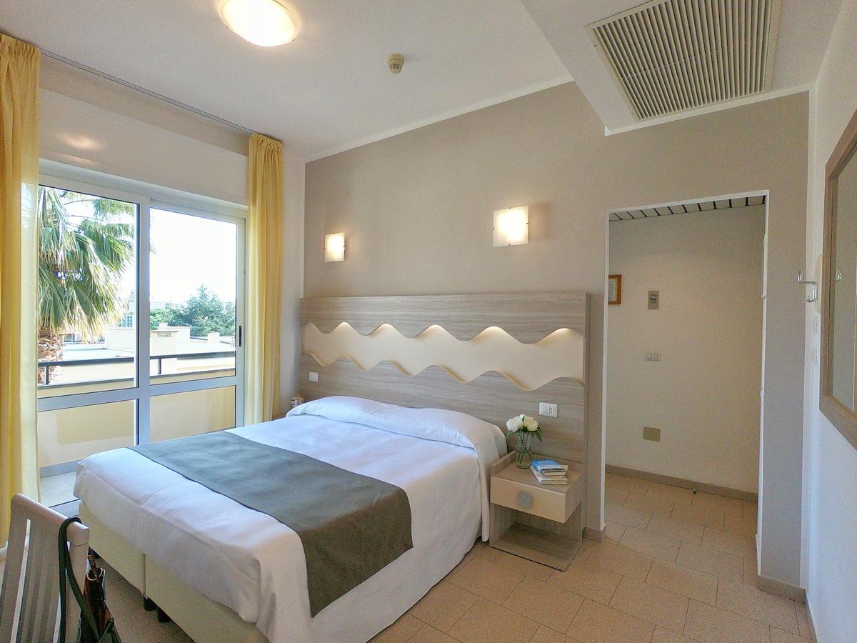 Hotel Residence La Palma Finale Ligure Exterior photo